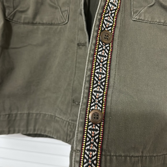 Light jacket- size small - Picture 5 of 7